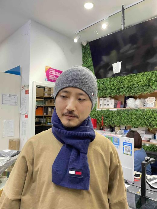 Tommy深蓝色围巾 男女同款 纯色百搭 商品图0