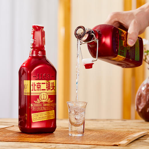 鸿运当头北京二锅头出口小方瓶红方 42度老熟清香型白酒 商品图2
