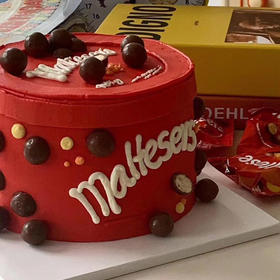 巧克力口味，童年回忆的麦丽素手绘蛋糕，提前24小时以上预定