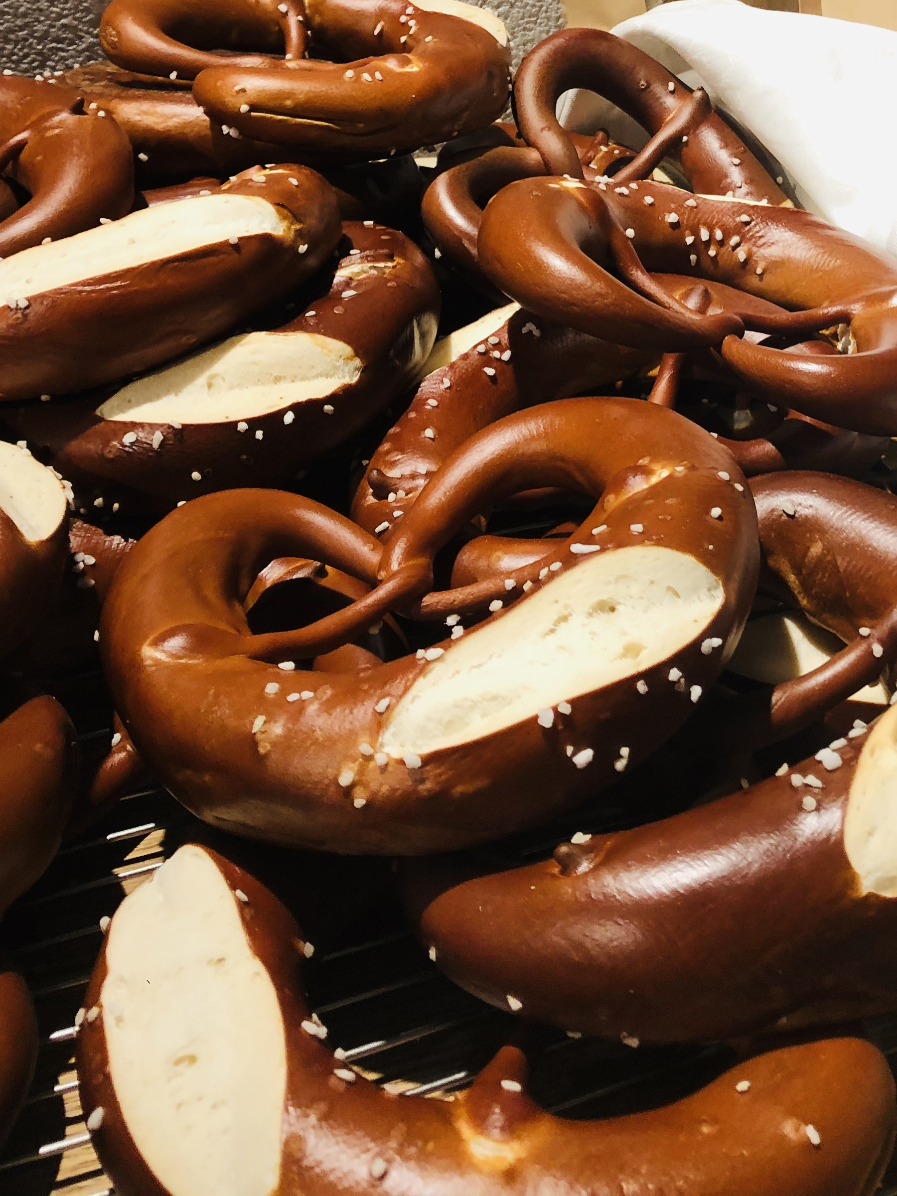 碱水蝴蝶结 (2枚入)~ 04月17日制作发出