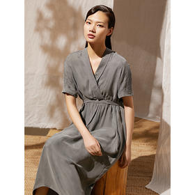 famecoco范可儿可甜可盐连衣裙夏收腰不规则V领森系气质裙子F203FA026