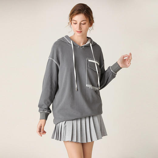 famecoco范可儿卫衣宽松休闲风连帽套头衫F201BE002 商品图0