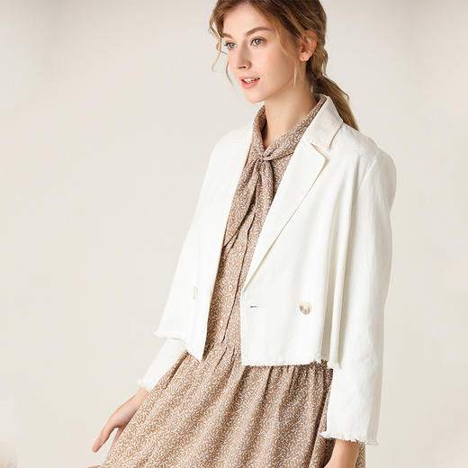 famecoco范可儿长袖修身百搭短款外套F201AB030 商品图2