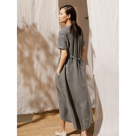 famecoco范可儿可甜可盐连衣裙夏收腰不规则V领森系气质裙子F203FA026 商品图1