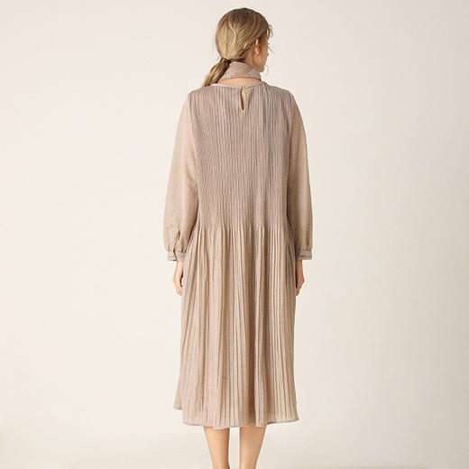 famecoco范可儿连衣裙女秋装时尚宽松网纱褶皱中长款F201FA028 商品图1