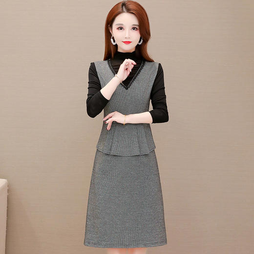 YWE  I21A857气质优雅大码弹力针织连衣裙 商品图1