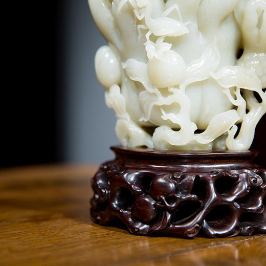 新疆和田玉籽料透雕多子多福多寿摆件 商品图3