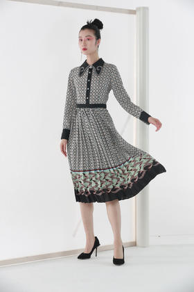 3S5673--玄青色连衣裙