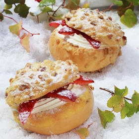 【草莓季】草莓菠萝包-怡山店