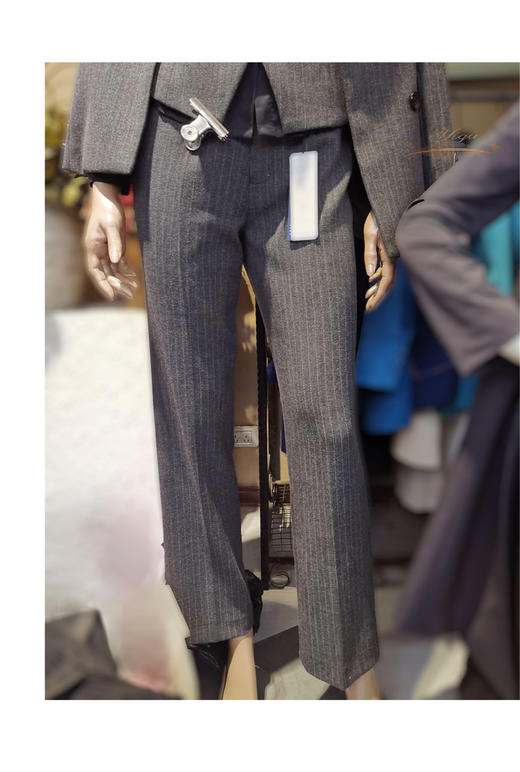 【特惠】YIQU|“干练气质”裤（灰白条纹）PT（现货为小脚裤，慎选） 商品图1