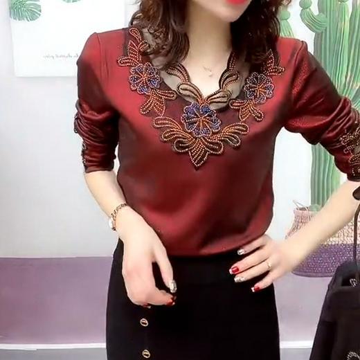 PDD-YLNZ210116新款时尚洋气百搭V领长袖拼接镶钻蕾丝弹力加绒打底衫 商品图2