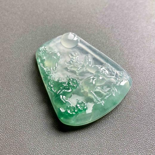 冰种绿色巧雕翡翠梅花鹿牌 商品图3