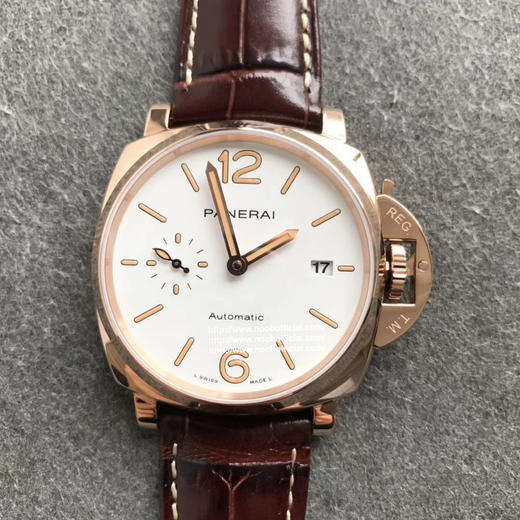 VS新品：沛纳海 Luminor Due 小红金 42MM 纤薄PAM 1042 这是沛呐海薄的款～ 贴紧手腕不厚重，冬天佩戴非常适合～圣诞送礼小红金 男女都可佩戴哦～ 商品图9