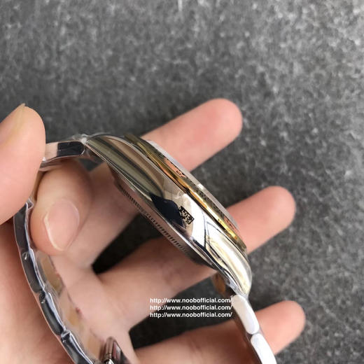 N劳li士迪通拿，单独真正4130机芯，厚度12.6mm和zp一致，904L钢。全部计时功能100% 实现,使用了订制版KIF避震器。 商品图2