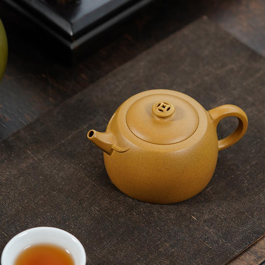 龙德堂陶艺 汤宣武《富贵牛贺岁系列-金牛开泰·金碧芙蓉》 库存请咨询客服 商品图3