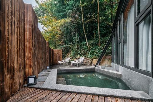 【大邑-1979雾山厂盒轻奢度假酒店】488元起抢泳池景观房/山景私汤房/loft亲子私汤房住宿1晚+双早+汤池+晚餐！ 商品图3