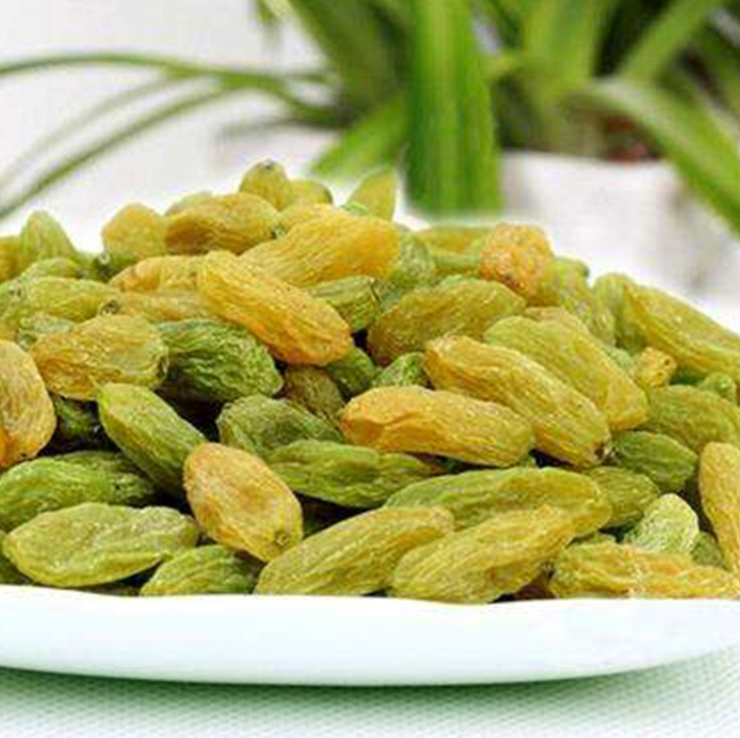 新疆葡萄干、无核吐鲁番特产、酸甜可口、老少皆宜