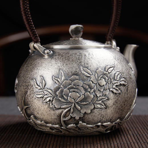 国春银饰丨大富大贵牡丹银壶 手工银壶 425g 附检测证书 预售中，预计付款30天后发货 商品图3