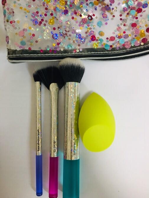 RealTechnics假日化妆刷赠美妆蛋套装阴影高光眼影刷Olive YoungJPY带授权招加盟代理 商品图0