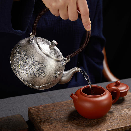 国春银饰丨大富大贵牡丹银壶 手工银壶 425g 附检测证书 预售中，预计付款30天后发货 商品图8