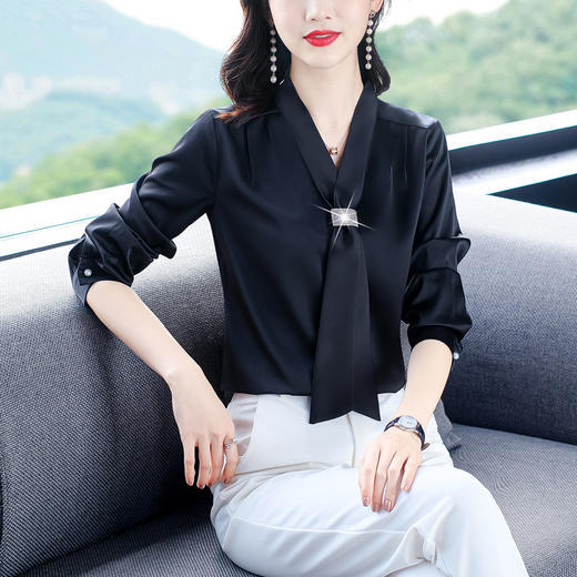 新款醋酸缎面时尚v领洋气衬衣TYL3012 商品图2