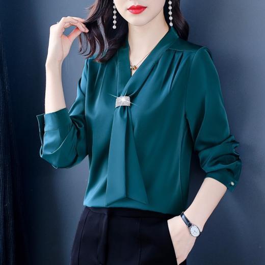 新款醋酸缎面时尚v领洋气衬衣TYL3012 商品图0