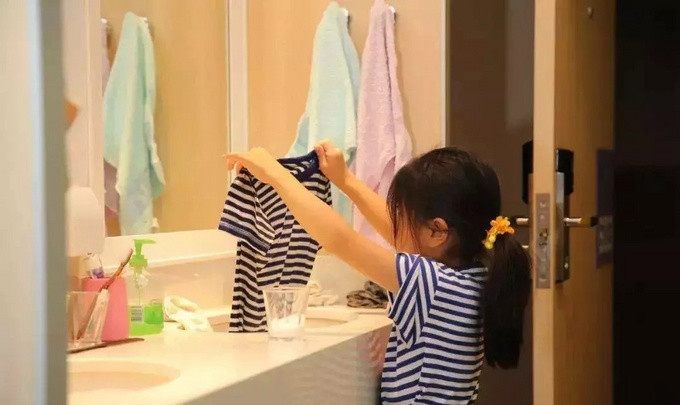 寒假里,如何才能让娃成为家务小能手?(2-12岁小朋友的家务清单)
