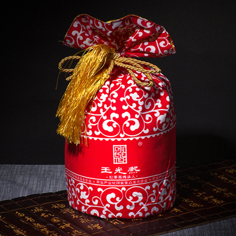 王光熙红松萝祁门鲜叶红茶明前头采特茗红茶茶叶罐装200克茶礼