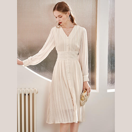 欧芮儿雪纺连衣裙女春季新款收腰显瘦气质优雅法式V领烧花A字摆裙 商品图2