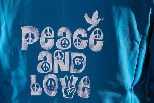 严素软壳外套夹克，爱与和平，严素态度，防风、保暖、透气 商品图2