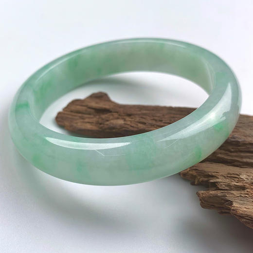 派瑞翡翠 翡翠手镯 糯种 飘绿花 商品图1