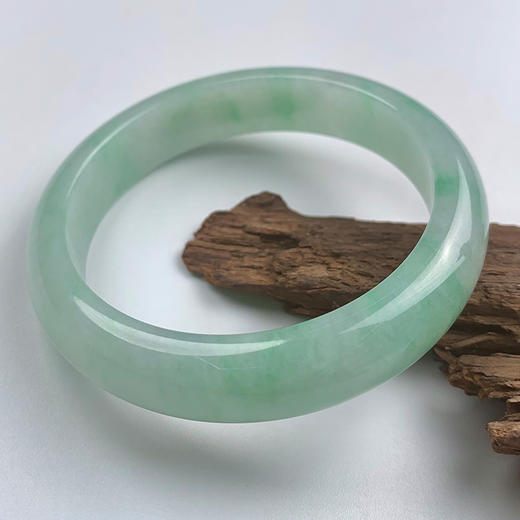 派瑞翡翠 翡翠手镯 糯种 飘绿花 商品图3