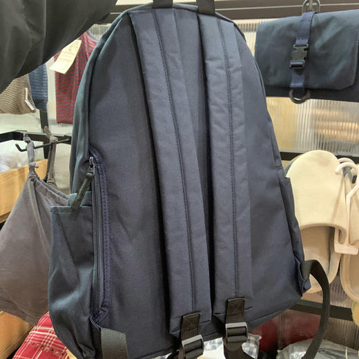 老米优品 / 减轻肩部负担！M*JI代工厂多功能双肩包，日式无印双肩包被套纯色防水电脑包学生旅行包专柜同步 商品图4