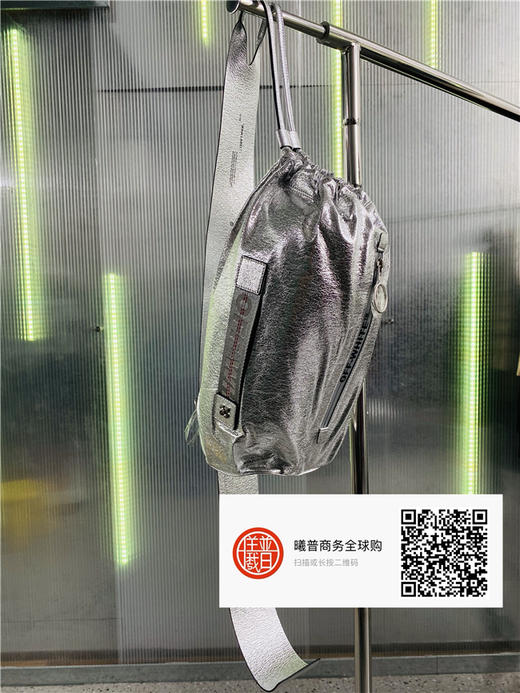 斜背包 輕巧多用途银色男女同款 商品图0