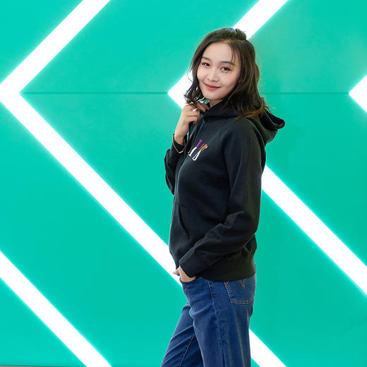 Levis李维斯 女士黑色加绒连帽套头卫衣359460247 商品图2