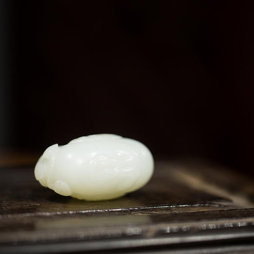 清乾隆 和田玉籽料雕鹅如意把件 商品图1