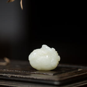 清乾隆 和田玉籽料雕鹅如意把件