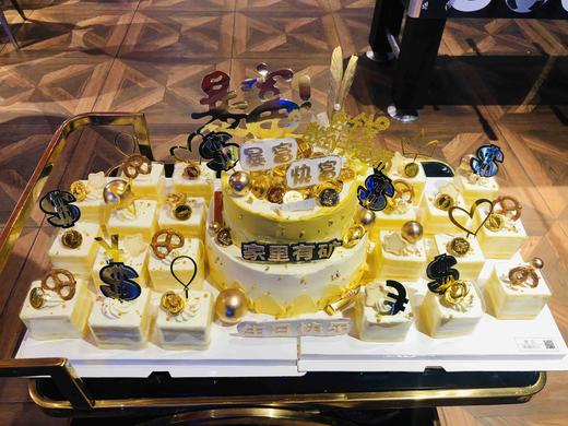 暴富：私人订制蛋糕组合，可订制蛋糕款式，8+6双层主蛋糕加15块切块或同主题杯子蛋糕 商品图3