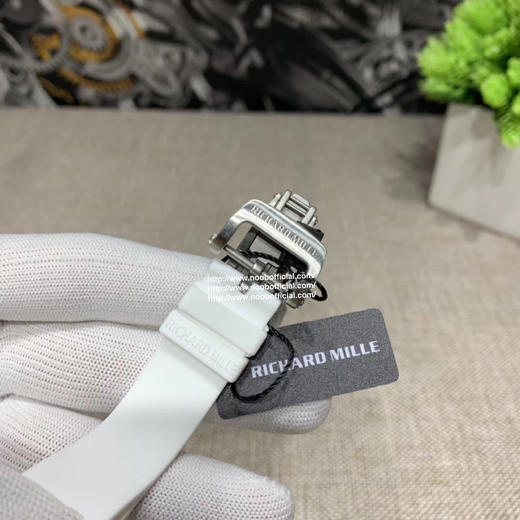RichardMille理查德•米勒（女款陶瓷系列）RM 07-01 WHITE CERAMIC DIAMONDS🇫🇷精准走时节拍28800尺寸 搭配专柜正品一致的天然陶瓷 31mmX45mm 商品图4
