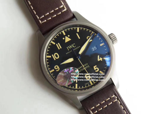 MKS 新品上市【马克系列再添新一成员 复古风格】MKS成名作万国飞行员系列马克18——IW327006腕表，隆重登场。简单商务的设计之下，蕴含一丝浓烈的复古情怀 商品图8