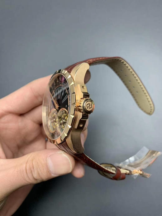 JB罗杰杜比王者系列双飞行陀飞轮，搭载两颗飞行真陀飞轮稳定运行，史上价值最高的复刻手表。男士腕表，皮表带，陀飞轮机芯 商品图7