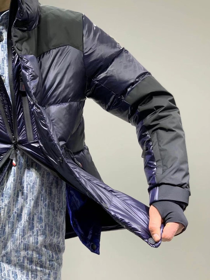 点此购买 蒙口男款滑雪立领羽绒服 ssy173484