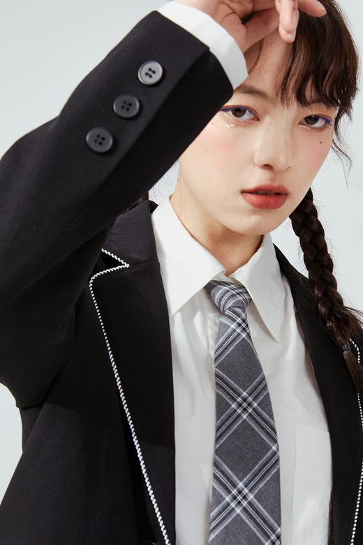 西遇小西装外套女2021年春新款jk学院风短款百搭休闲西服D0210123 商品图5