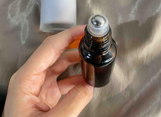 5折清仓(8月到期，不开封可延长2年)头皮抗老产后脱发拯救发际线日进口北海道生发液头皮护理精华增长睫毛眉毛20ml 商品图4