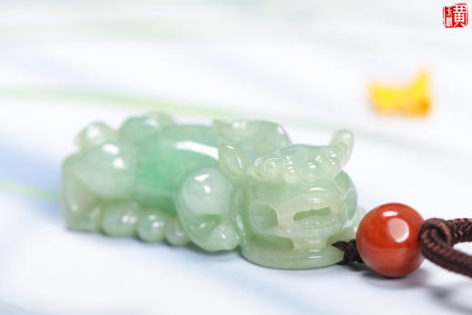 天然翡翠【貔貅】吊坠 配编织挂绳 商品图0