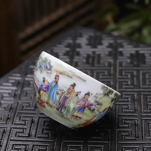 粉彩红楼梦之贾政游大观园 商品图2