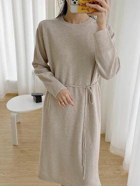 米杏色羊毛针织连衣裙