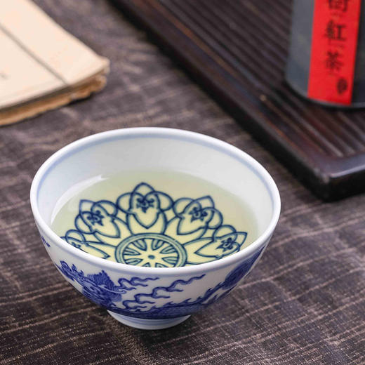 青花麒麟祥瑞杯 商品图3
