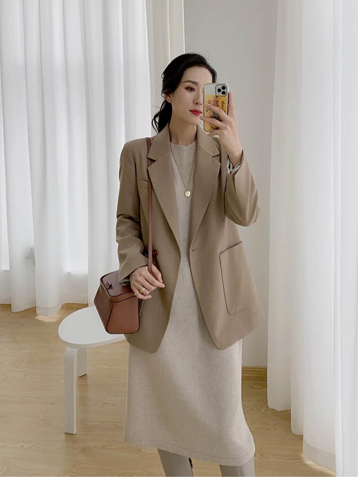 米杏色羊毛针织连衣裙 商品图5