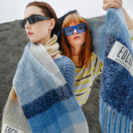 清仓 EDGII2020新款秋冬保暖可爱羊毛棉花糖围巾少女百搭披肩.潮快闪[福利品] 商品图0